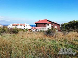 Урегулиран поземлен имот, с площ от 2 100 кв.м. в местността ”Буджака”.