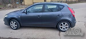 Hyundai i30 1.4i + газ/ мултимедия/ камера/обслужен