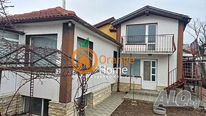 2 отлично реновирани къщи 60 м2 и 70 м2 с двор 950 м2, гр. Каварна