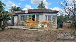 Отлична тухлена къща 98 м2 с двор 1 255 м2, само на 26 км от Варна, с. Чернево