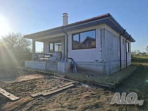 Едноетажна къща в с. Константиново
