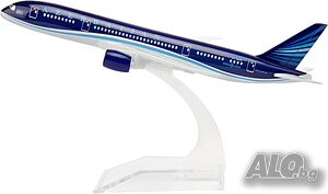 Бойнг 787 самолет модел макет Azerbaijan метален лайнер полет самолети стюардеса пилот