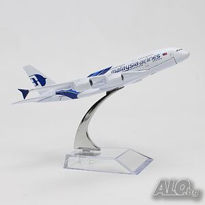 Еърбъс 380 самолет модел макет Malaysia Airlines метален A380