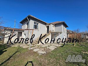Продавам къща, с. Студена