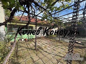 Продавам къща, с. Помощник