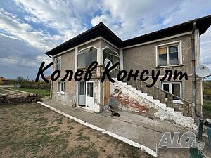 Продавам къща, с. Помощник