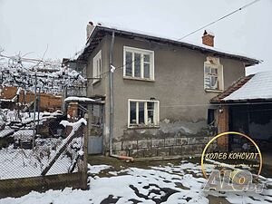 Продавам къща, с. Орешец