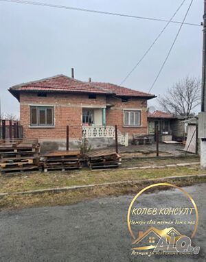 Продавам къща, с. Тракия