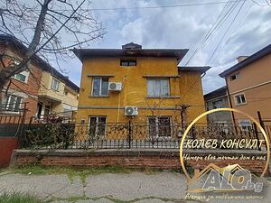 Продавам етаж от къща, гр. Хасково