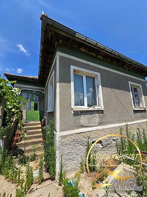 Продавам къща, с. Помощник