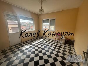 Продавам етаж от къща, гр. Хасково