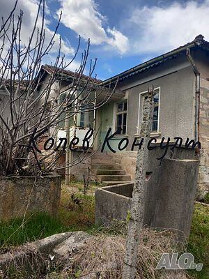 Продавам къща, с. Белица