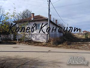 Продавам къща, село Николово