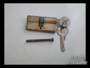 Стар патрон за брава