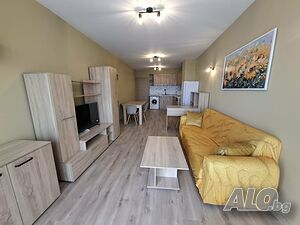 нов двустаен в централна част, първи наематели