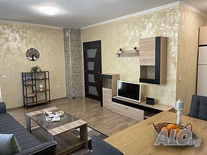 Отлично обзаведен двустаен апартамент в ж.к. Зорница.