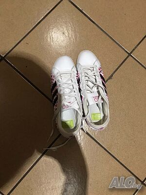 Маркови обувки adidas