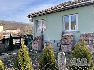 Продавам къща в село Кости, община Царево