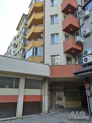 Двустаен Въстанически