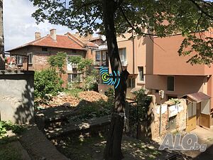 Атрактивен парцел за къща в центъра