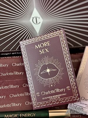 Мостри дамски парфюми Charlotte Tilbury