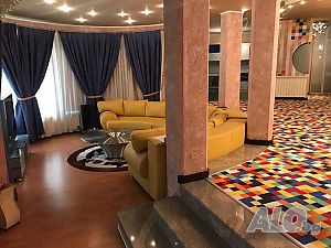 Луксозен Огромен Многостаен 230кв Новотел