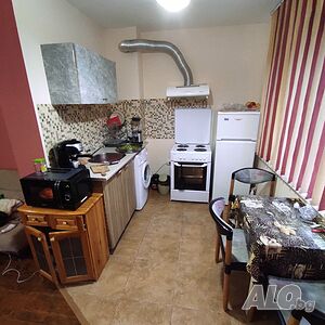 етаж от къща Кючук Париж