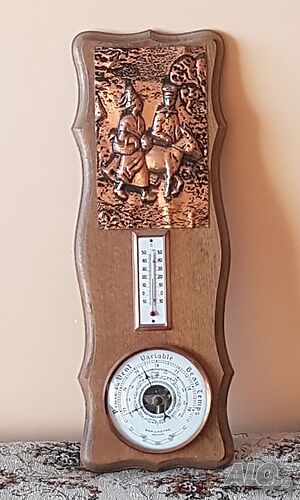 Старинен барометър плюс термометър