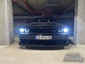 Кола под наем за абитуриентски бал, сватба Dodge Challenger SRT Hellcat