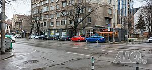 дава под наем магазин в център