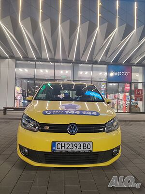 Volkswagen Touran 1.6 TDI 105 DSG/Кожен салон/Автопилот/Мултиволан/Печка