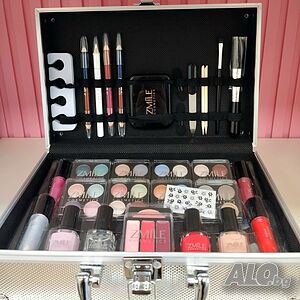 Комплект за грим Zmile Cosmetics в куфарче - нов