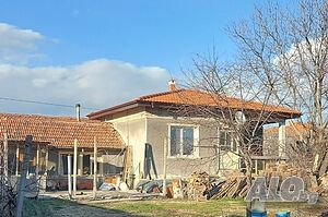 Реновирана къща в с. Дълго поле