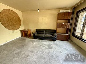 Тристаен апартамент в Кючук Париж
