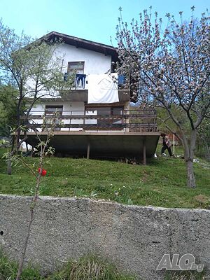 Вила в планината