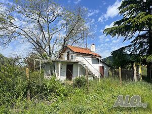 Парцел с малка къща, с. Горица