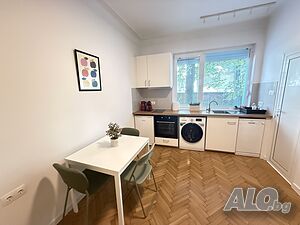 Свеж двустаен с частно дворче до НДК - обзаведен тип Airbnb / Дългосрочно