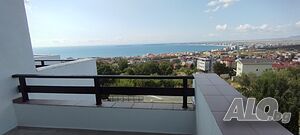 Уникален тристаен апартамент с гледка море и планина!!!