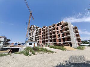 Продавам тристаен апартамент Кайсиева градина