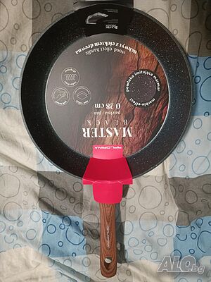 Продавам чисто нов тиган FLORINA MASTER BLACK - 28 см