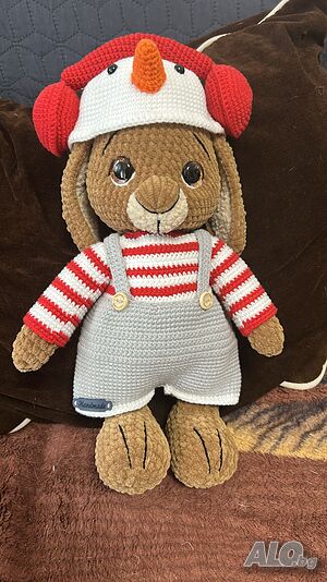Зайче плетена играчка