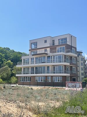 Апартамент в Приморско на Първа линия