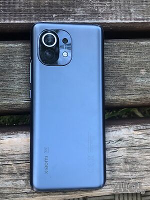 Продавам Xiaomi Mi 11 5G (256GB) - Horizon Blue / Отлично състояние / HyperOS