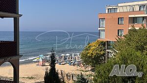 Двустаен апартамент на брега на морето с морска гледка в Елените