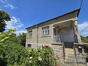 Къща с двор в с. Росен, Бургас
