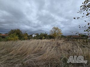 Голям парцел в регулация в с. Дебелт, общ. Средец