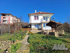 Продавам къща в с. Кошарица (обл. Бургас)