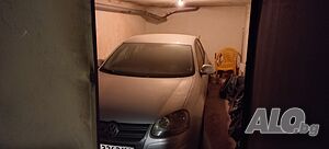 Давам гараж под наем