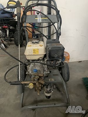 Продавам водоструйка Karcher 230 bar