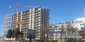 Давам под наем кулокран „LIEBHERR 50 LC” с височина 40 м. и хоризонтална стрела с дължина 50 м.